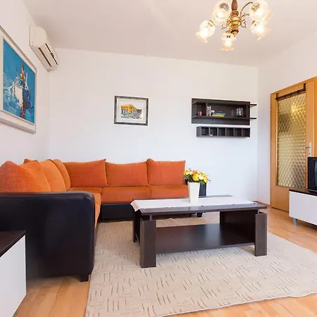 Andrea V Apartman