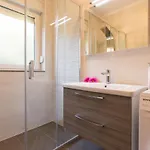 Andrea V Apartman