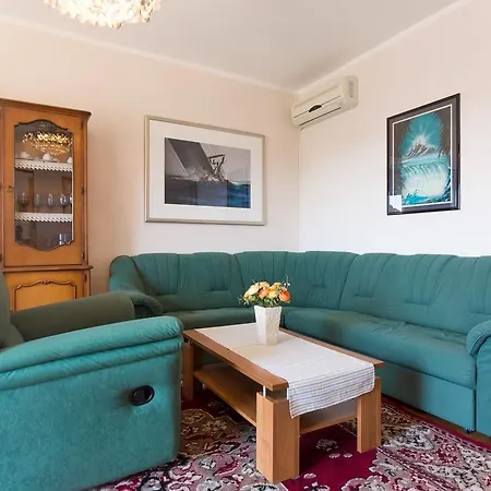 Andrea V Apartment Krk Town