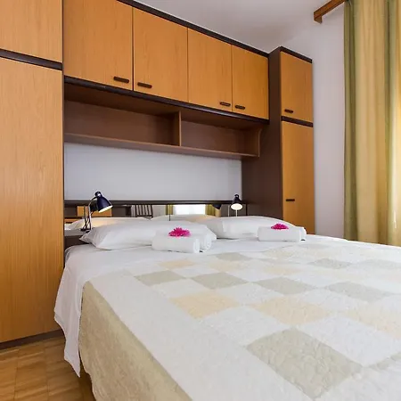 Andrea V Apartment Krk Town