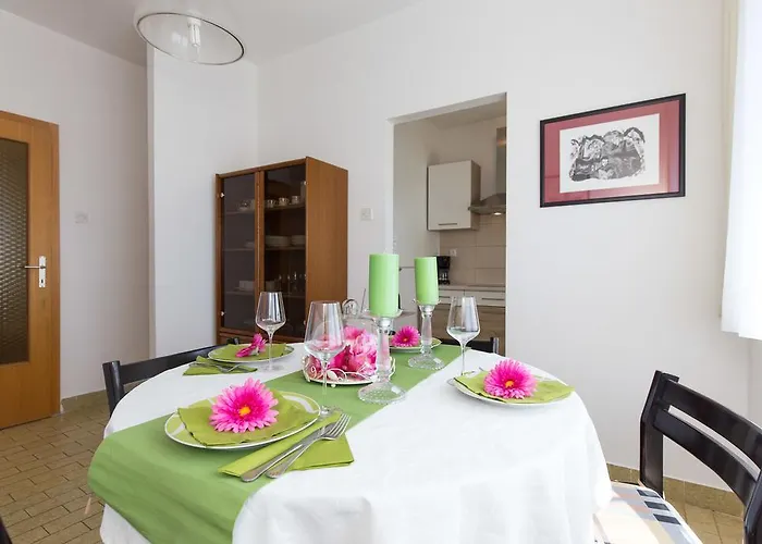 Andrea V Lägenhet Krk Town